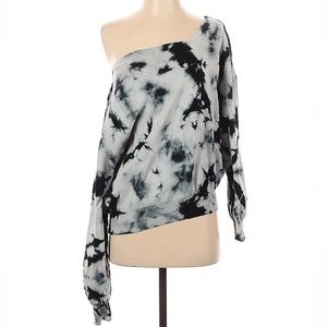 Line & Dot off the shoulder sweater